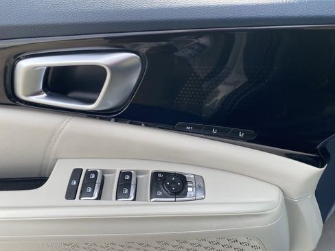 Used 2025 Kia Carnival SX Prestige image 30