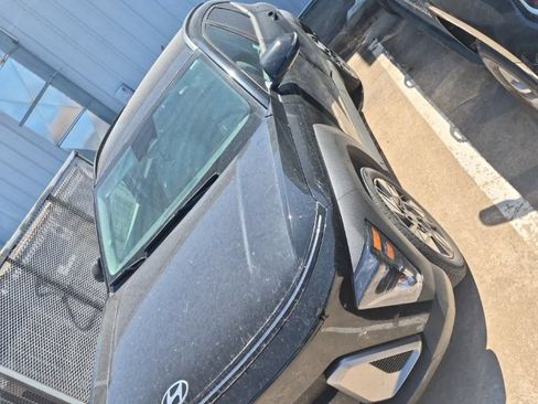 Used 2025 Hyundai Kona SEL FWD image 2