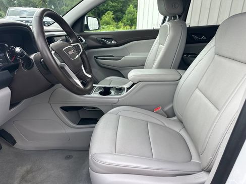 Used 2023 GMC Acadia SLT FWD image 10