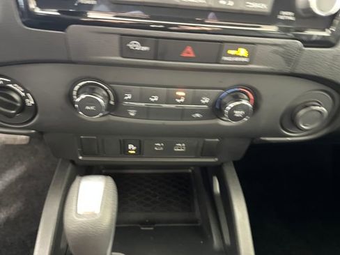 Used 2024 Nissan Frontier S w/ Technology Package image 23