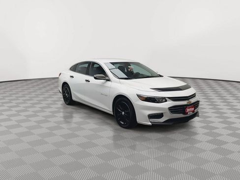 Used 2017 Chevrolet Malibu LT w/ Leather Package FWD image 29