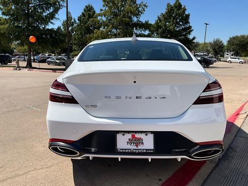 Used 2025 Genesis G70 2.5T image 7