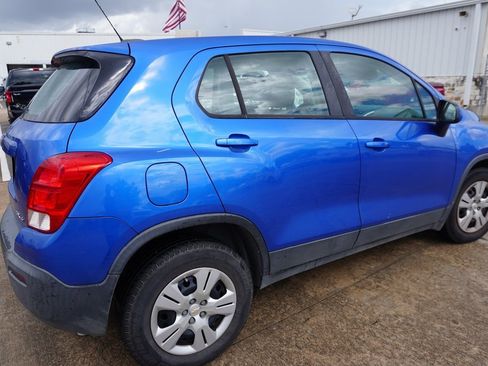 Used 2016 Chevrolet Trax LS w/ LPO, Cargo Package image 1