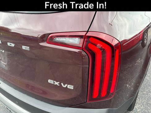 Used 2020 Kia Telluride EX w/ EX Premium Package image 10