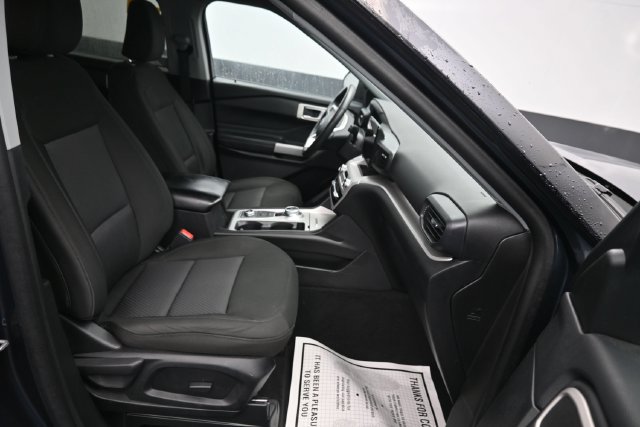 Used 2024 Ford Explorer XLT AWD/4WD image 11