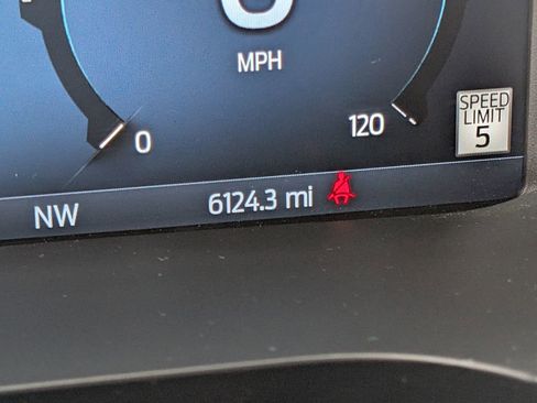 Used 2025 Ford F150 Lariat w/ Equipment Group 501A Mid image 17