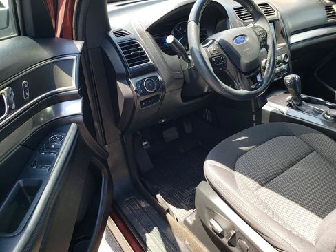 Used 2018 Ford Explorer XLT w/ Equipment Group 201A AWD/4WD image 10