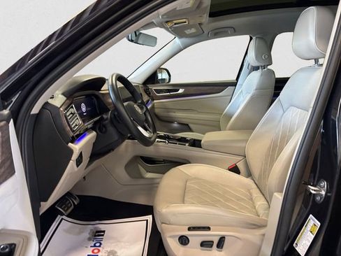 Used 2024 Volkswagen Atlas SEL Premium R-Line image 10