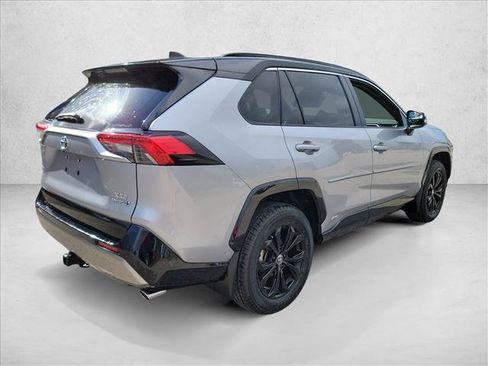 Used 2022 Toyota RAV4 XSE AWD/4WD image 5