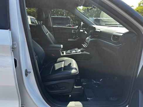Certified 2023 Ford Explorer XLT w/ Equipment Group 202A AWD/4WD image 33