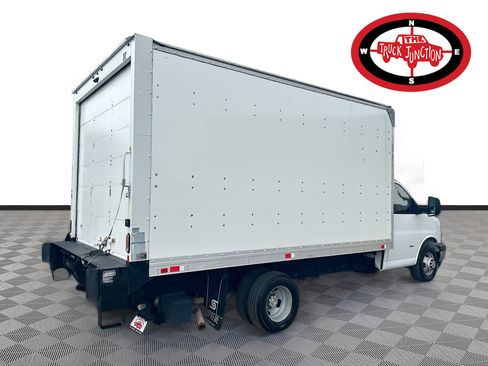 Used 2019 Chevrolet Express 3500 w/ Chrome Appearance Package image 7