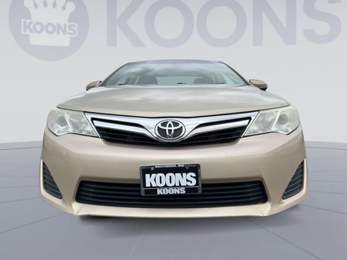 Used 2012 Toyota Camry LE FWD image 11