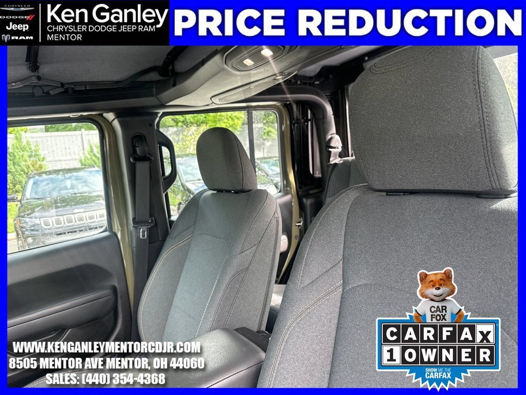 Certified 2025 Jeep Gladiator Sport AWD/4WD image 19