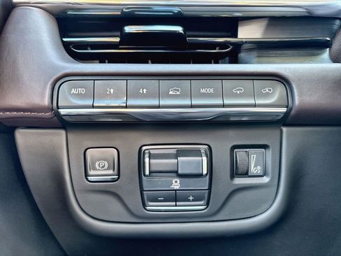 Certified 2023 Cadillac Escalade Sport Platinum AWD/4WD image 30