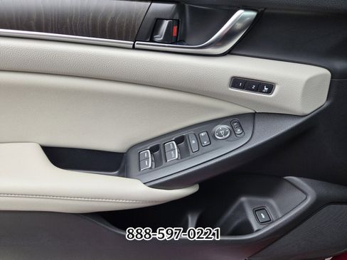 Used 2022 Honda Accord Touring image 29