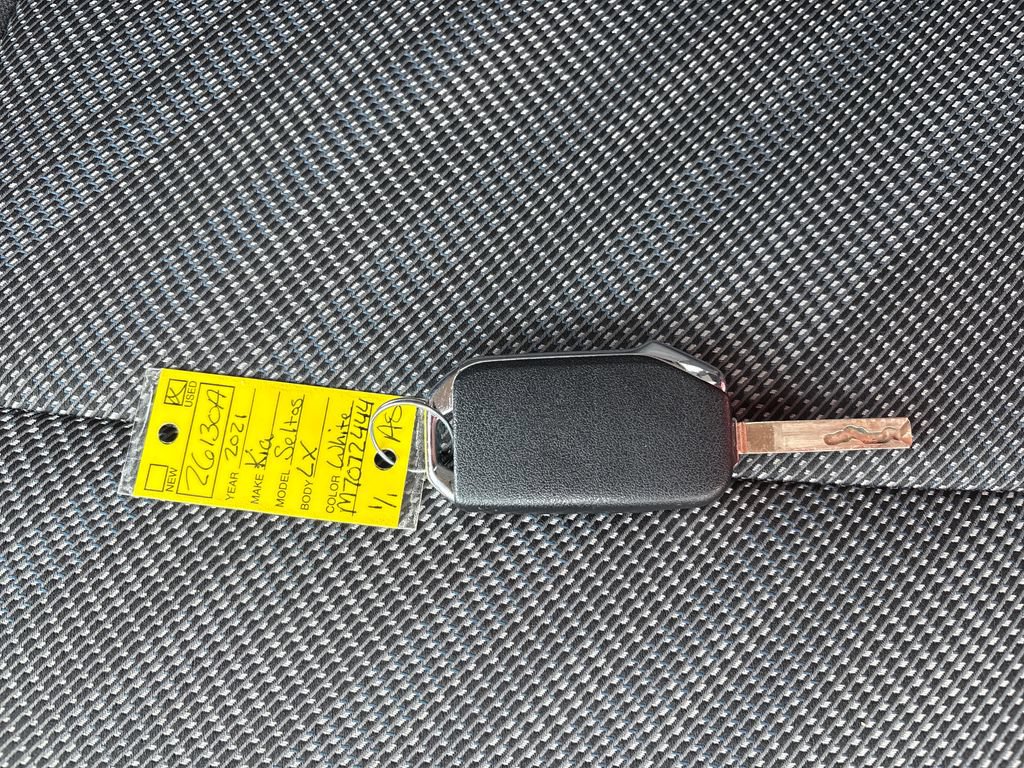 Used 2021 Kia Seltos LX AWD/4WD image 28