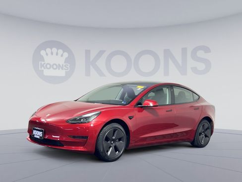 Used 2023 Tesla Model 3 Standard Range image 1