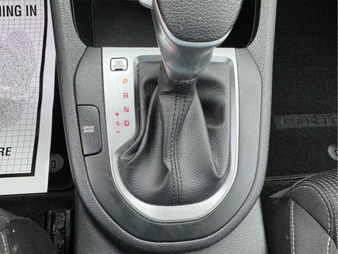 Used 2020 Kia Forte LXS FWD image 18