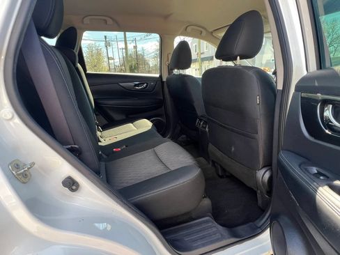 Used 2017 Nissan Rogue SV AWD/4WD image 29