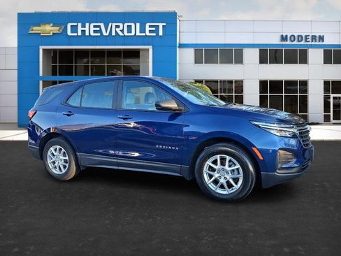 Used 2022 Chevrolet Equinox LS image 6