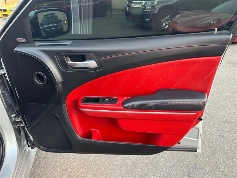 Used 2019 Dodge Charger Scat Pack w/ Dynamics Package RWD image 40