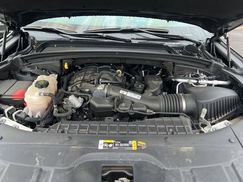 Used 2023 Jeep Grand Cherokee Altitude AWD/4WD image 9