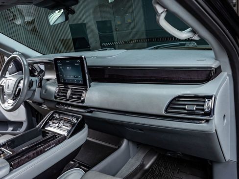 Used 2019 Lincoln Navigator Reserve w/ Cargo Package image 14