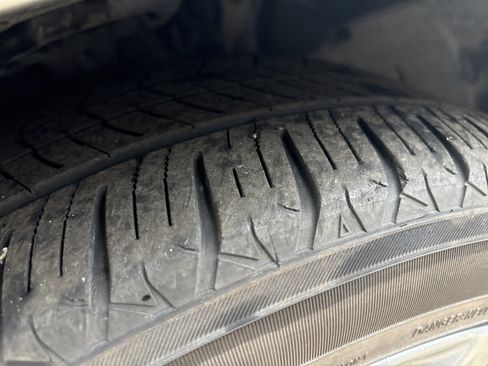 Used 2019 Lexus ES 300h w/ Accessory Package image 12