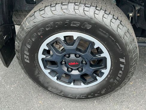 Certified 2024 Toyota Tacoma TRD Off-Road w/ TRD Off Road Upgrade Package AWD/4WD image 5