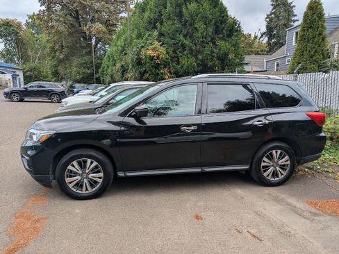 Used 2019 Nissan Pathfinder SV AWD/4WD image 2
