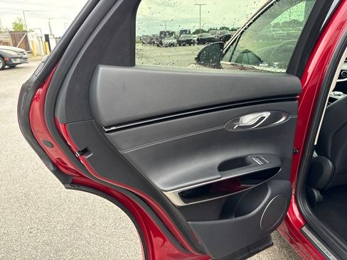 Used 2025 Genesis GV70 2.5T AWD/4WD image 16