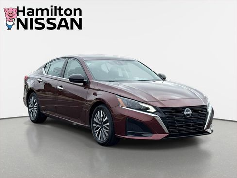 Used 2024 Nissan Altima 2.5 SV image 1