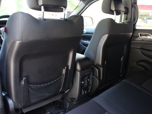 Used 2016 Jeep Grand Cherokee Laredo 75th Anniversary image 12