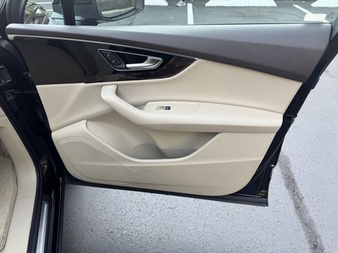 Used 2019 Audi Q7 3.0T Premium image 18