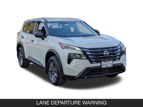 Certified 2026 Nissan Rogue S AWD/4WD image 2