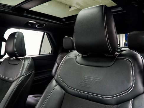 Used 2022 Ford Explorer ST image 33