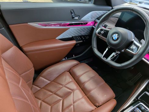 Certified 2023 BMW 760i xDrive w/ Executive Package image 33