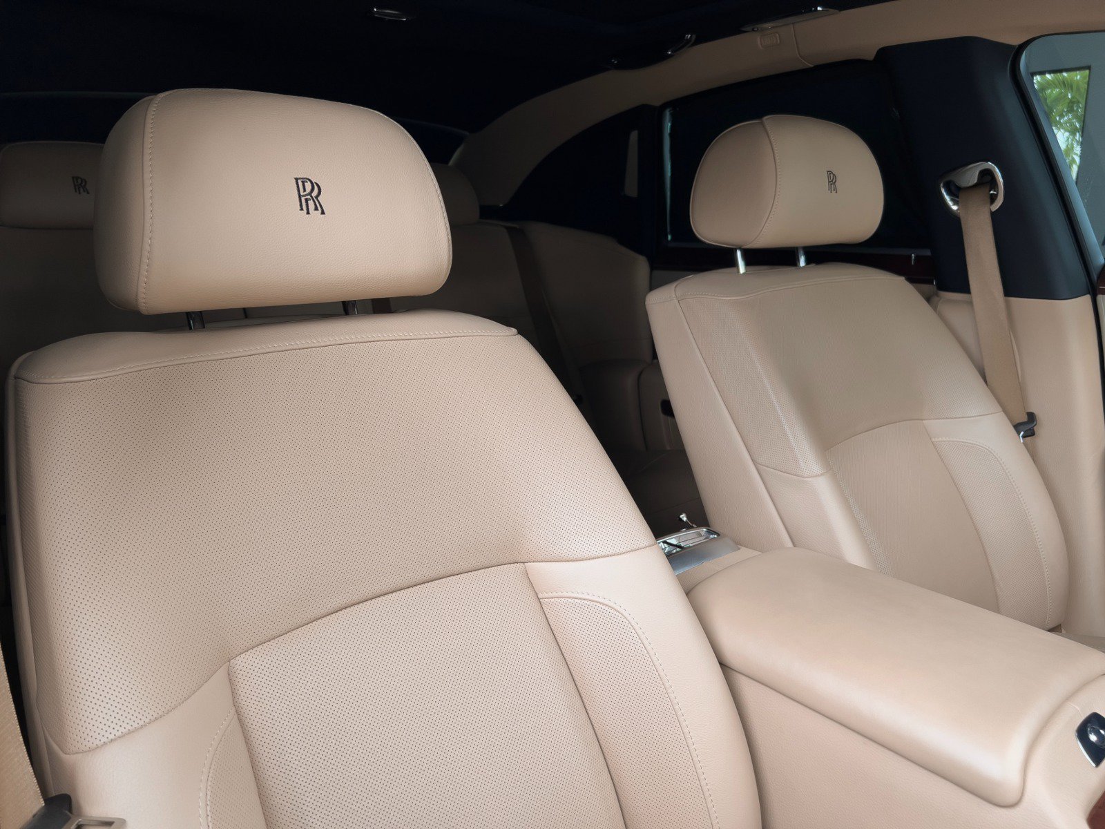 Used 2013 Rolls-Royce Ghost RWD image 11