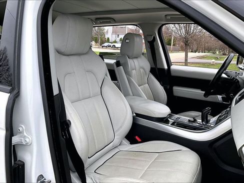 Used 2016 Land Rover Range Rover Sport HSE image 27