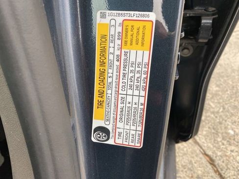 Used 2020 Chevrolet Malibu LS image 27