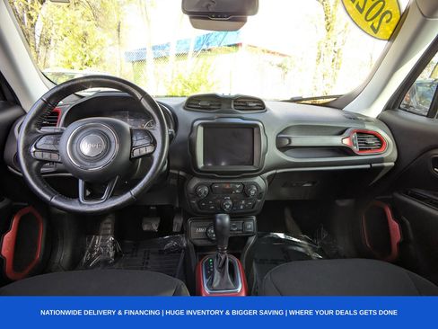 Used 2022 Jeep Renegade Trailhawk image 19