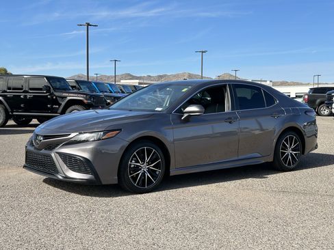 Used 2024 Toyota Camry SE w/ Audio Upgrade Package image 2