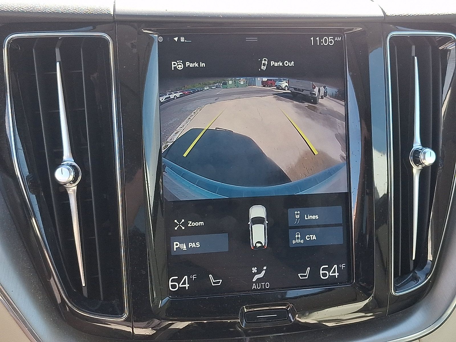 Used 2019 Volvo XC60 T5 Momentum w/ Premium Package AWD/4WD image 17