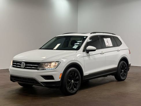 Used 2018 Volkswagen Tiguan SE w/ Panoramic Sunroof Package AWD/4WD image 28
