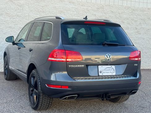 Used 2014 Volkswagen Touareg TDI image 7