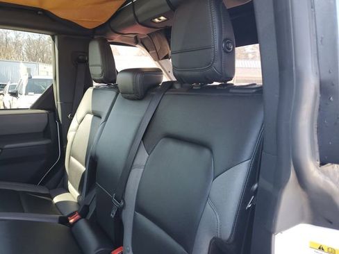 Used 2023 Ford Bronco Black Diamond image 14