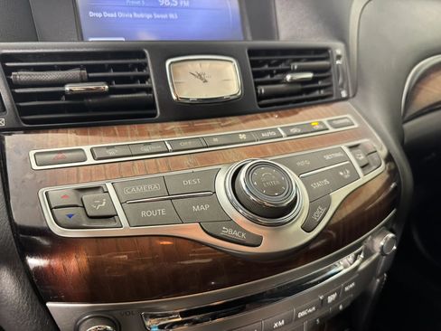 Used 2015 INFINITI Q70 L 3.7 w/ Deluxe Touring Package AWD/4WD image 20