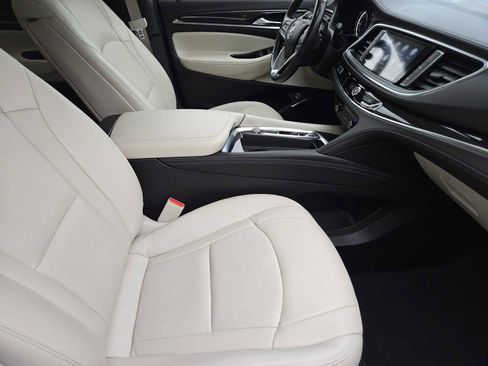 Certified 2023 Buick Enclave Essence FWD image 13