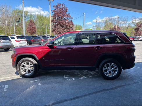 Used 2022 Jeep Grand Cherokee Limited AWD/4WD image 4