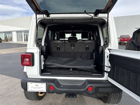 Used 2022 Jeep Wrangler Unlimited Rubicon w/ Xtreme Recon 35" Tire Package image 4